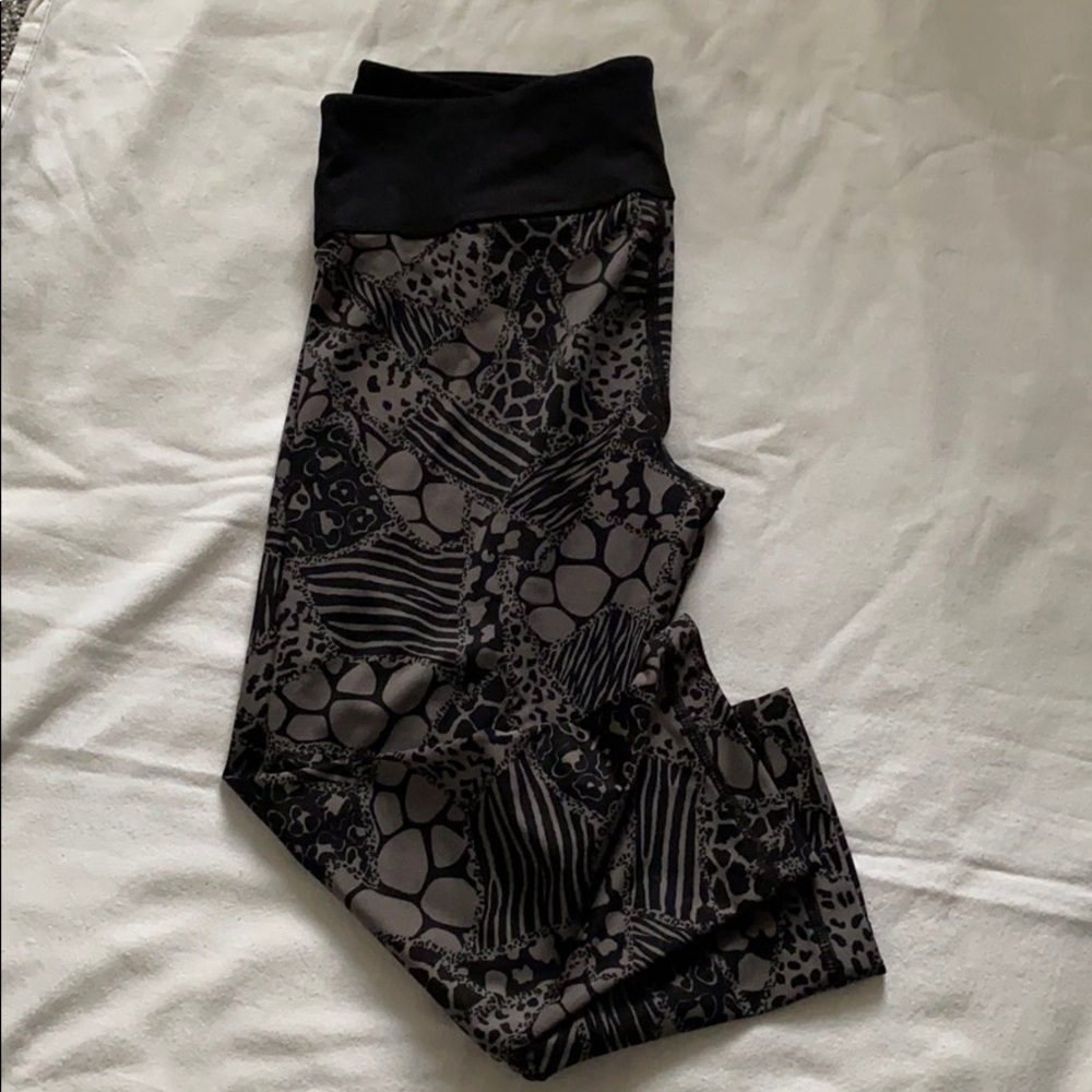 👉FINAL Zumba fitness Capri leggings small
